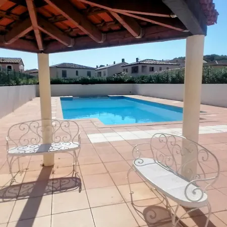 House With Terrace And Access On Foot Vakantiehuis *