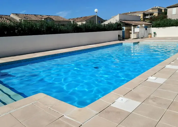 Vakantiehuis House With Terrace And Access On Foot *