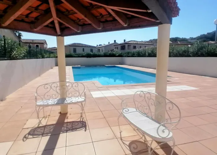 House With Terrace And Access On Foot Vakantiehuis *