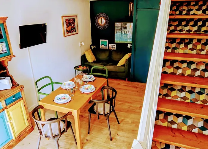 House With Terrace And Access On Foot Vakantiehuis